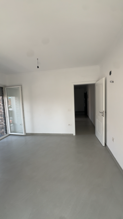 Okazion! Apartament 2+1 ne Institut