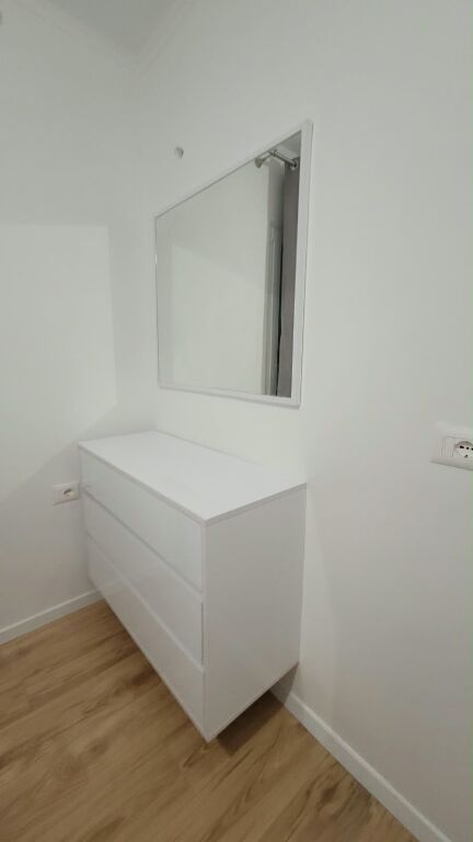 Apartament 1+1 me qira tek kongresi Manastiri