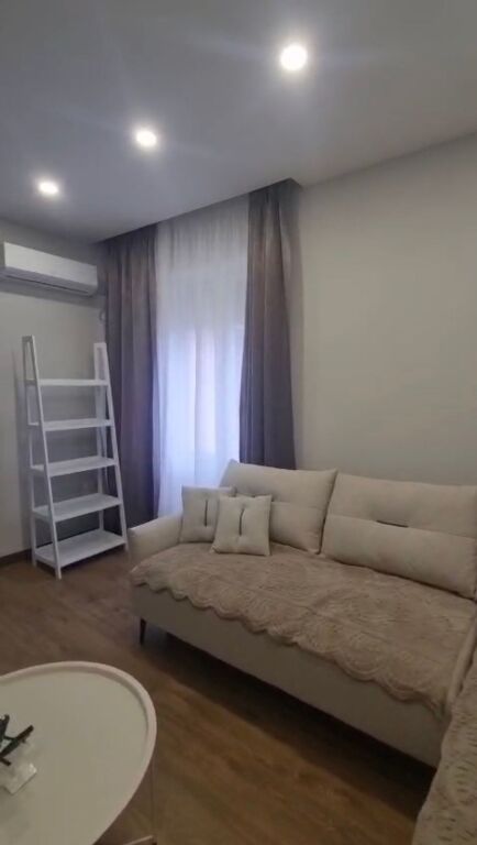 2+1, 2nd floor existing, Zoguni Zi, 650 thousand lek