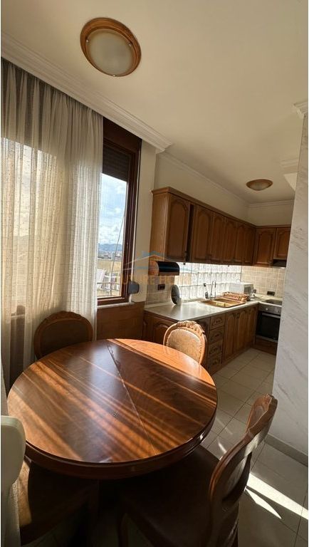 Shitet apartament 2+1 pranë Shkollës së Baletit, Tiranë 🏡