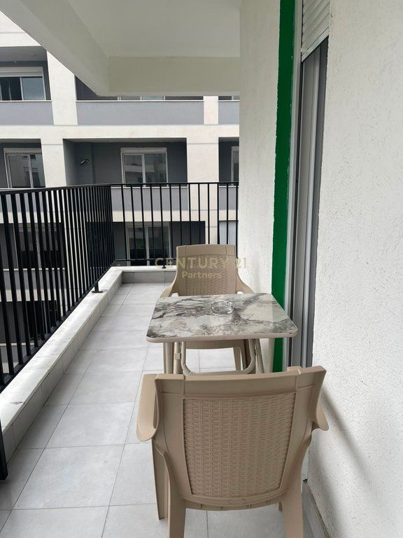 APPARTAMENTO 3+1+2 IN VENDITA – VIA 5 MAGGIO, TIRANA
