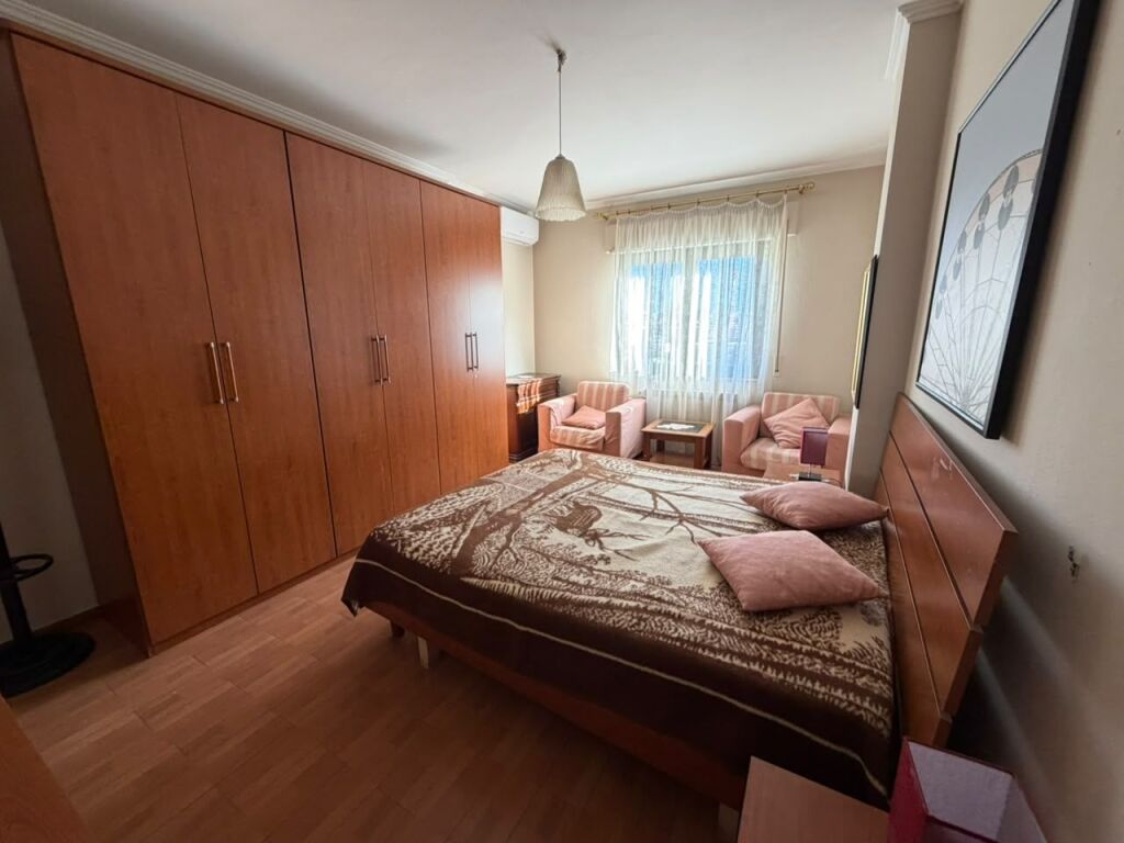 🏡 Jepet me qira apartament 2+1 pranë Liceut, Tiranë