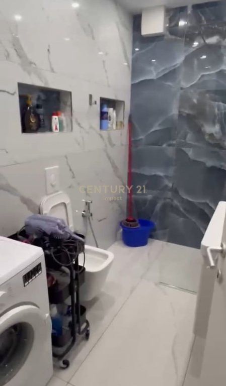 Apartament 1+1 Për Shitje në Yzberish, Tiranë!