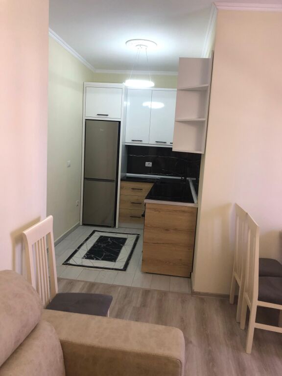 Ish Fusha e Aviacionit, Jepet me qera apartament 1+1+Blk.