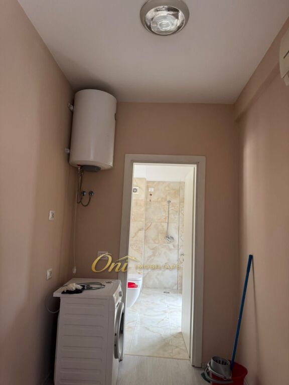 ZOGU I ZI APARTAMENT PER QERA 1+1