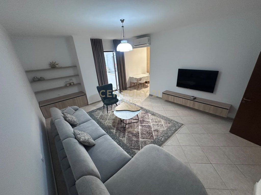 Appartamento 2+1 in affitto su Viale Zogu i Pare / Centro!