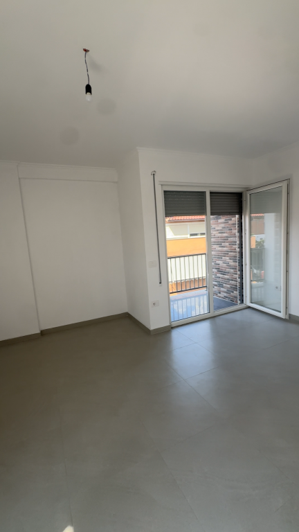 Okazion! Apartament 2+1 ne Institut