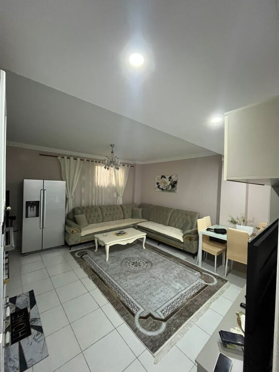 Qera | Apartament 2 + 1 | Rruga Xhanfize Keko | 700 €/muaj