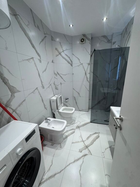 Shitet Apartament 1+1 Yzberisht Bulevardi Migjeni