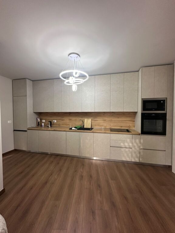 Jepet apartament 2+1+2 me qira tek Rruga Don Bosko , prane Kompleksit Fiori di Bosco , Laprake .