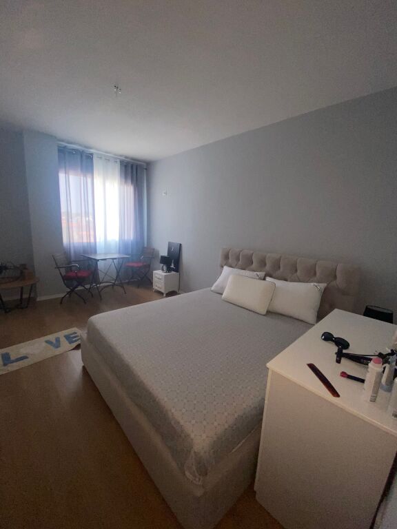 Appartamento in affitto 1+1 presso la rotatoria di Sauku prezzo 40.000 lek