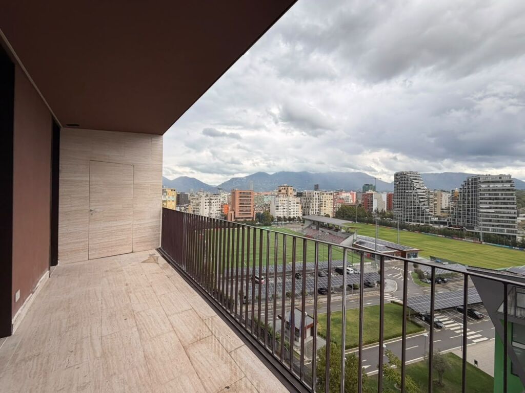 Shitet apartament 3+1+2 tek Altana Luxury Residence , Liqeni Artificial , Rruga e Kosovareve , Komuna e Parisit .