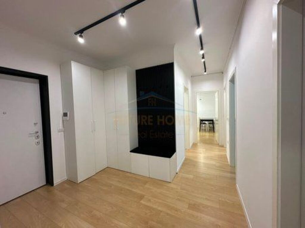 Qera,Apartament 3+1+2 +parkim,Rruga e Kosovarëve,Tiranë.