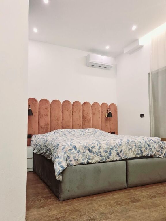 Apartament 1+1 modern me qira te Ish Ekspozita, te Kafe Merlin Monroe