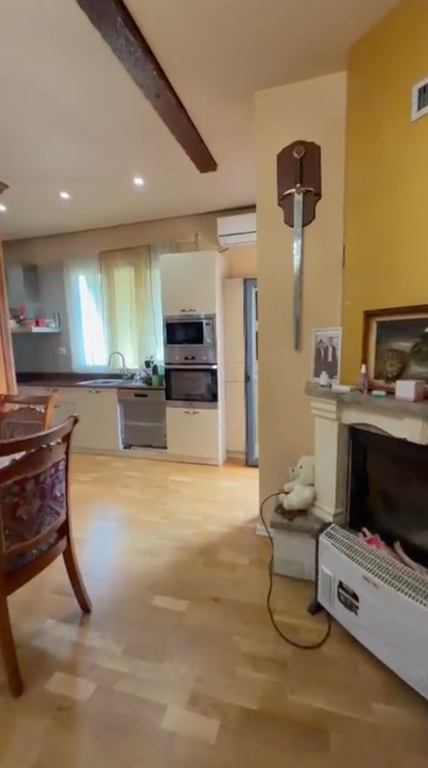 Apartament 2+1+2 per shitje Kodra e priftit prane unazes se Re