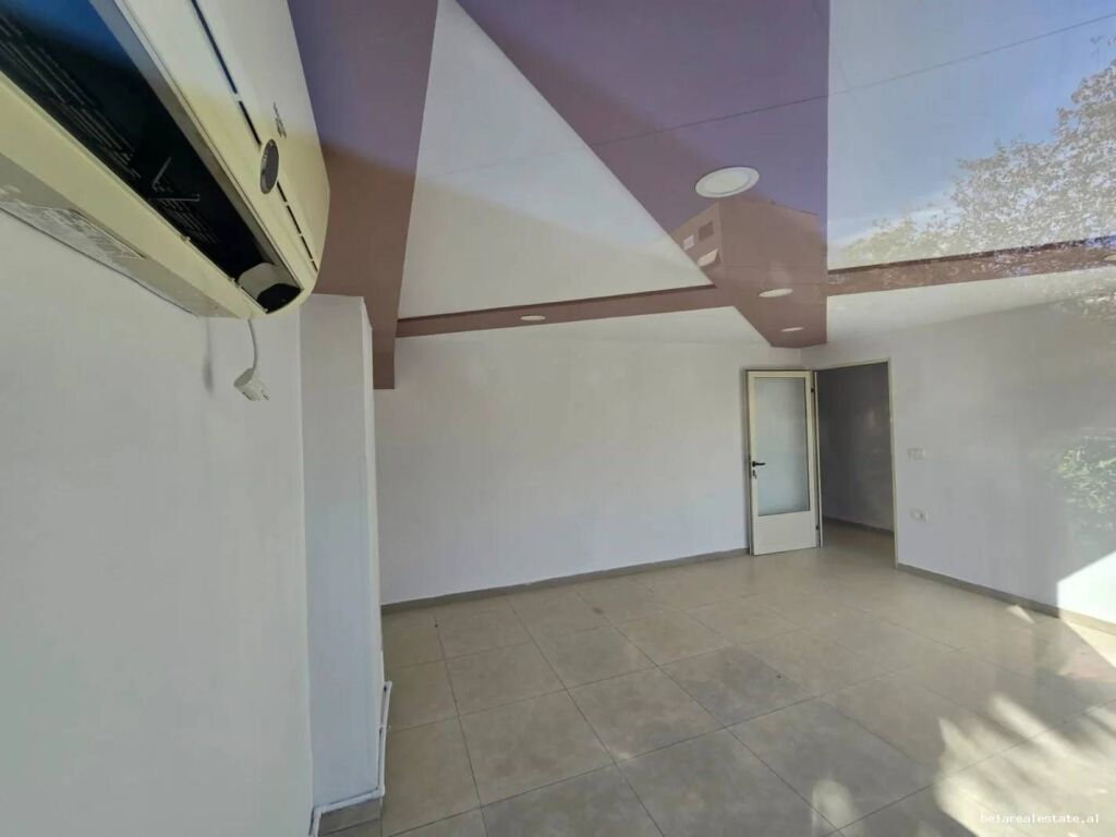 Dyqan Me Qera Tek 21 Dhjetori (ID BD21962) Tirane