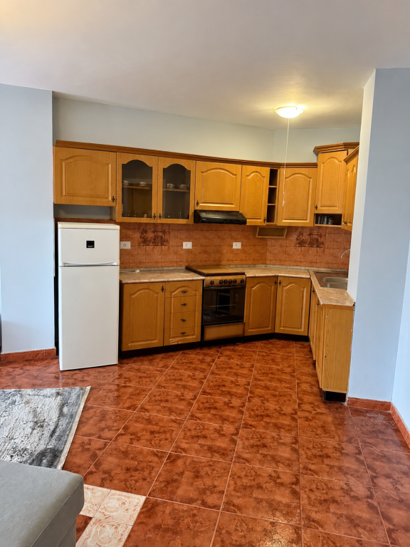Jepet me qira apartament 1+1