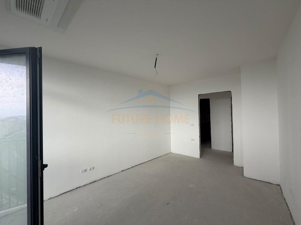 Shitet, Apartament 2+1+2+ Post Parkimi, Lake View Residence, Tiranë.