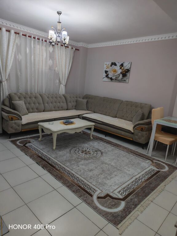 Qera | Apartament 2 + 1 | Rruga Xhanfize Keko | 700 €/muaj