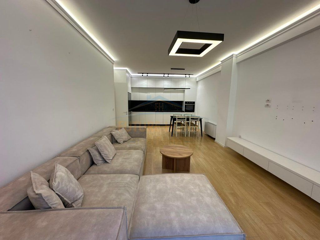 Qira,Apartament 3+1+2 +parkim,Rruga e Kosovarëve,Tiranë.