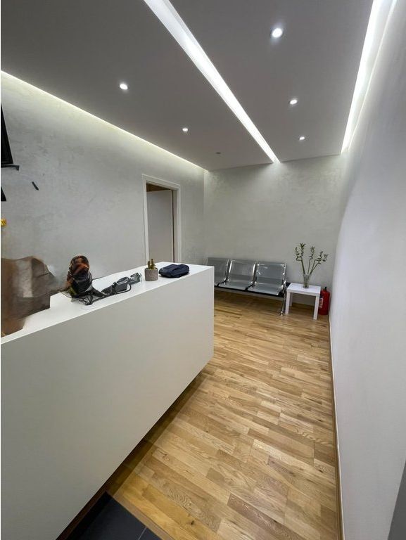 SHITET APARTAMENT 2+1 ME VERANDE PERBALLE GJYKATES SE RRETHIT GJYQESOR, ISH EKSPOZITA