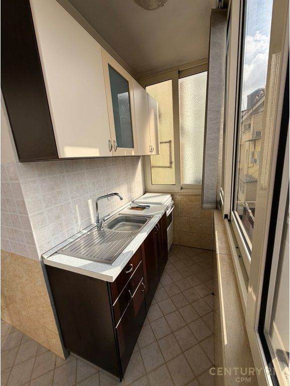 Apartament 1+1 Per Qira Te Rruga e Durresit