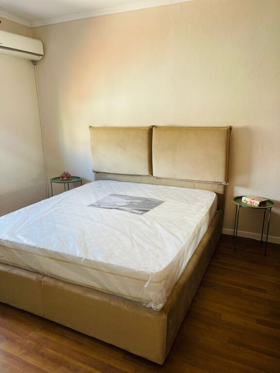 Jepet apartament me qira 1+1