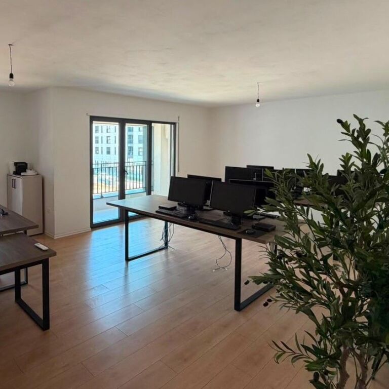 🏢 JEPET ME QIRA ZYRË | BULEVARDI I RI, TIRANË 🔑