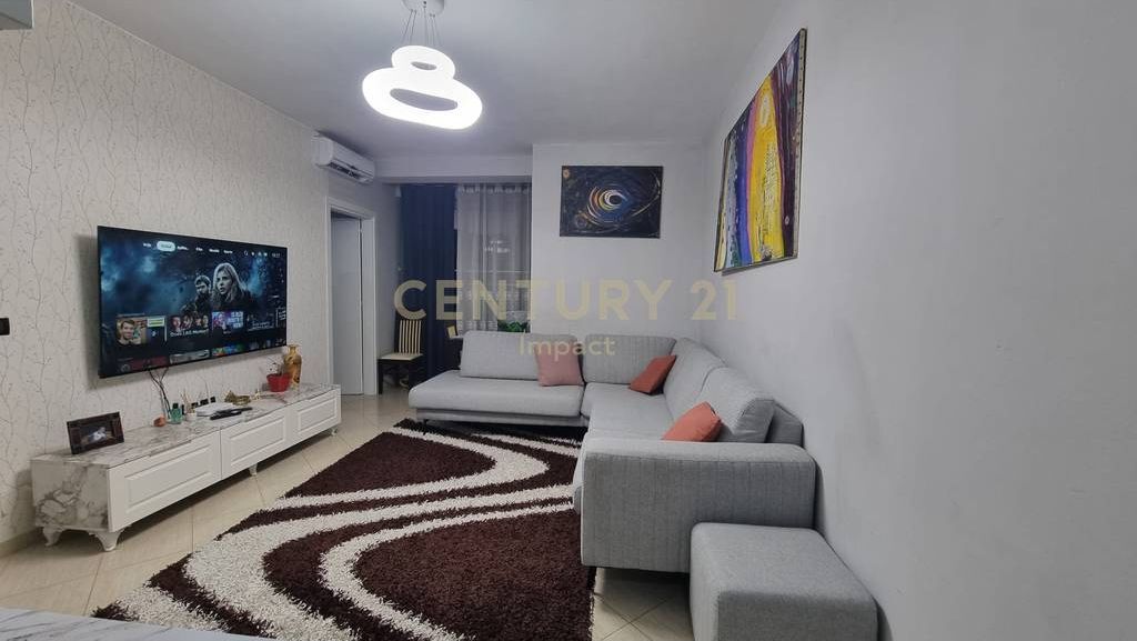 Apartament 1+1 Për Shitje në Yzberish, Tiranë!