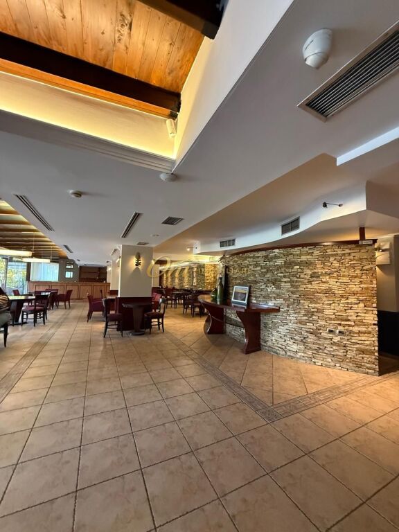 BRRYLI AFFITTA RISTORANTE 400M2