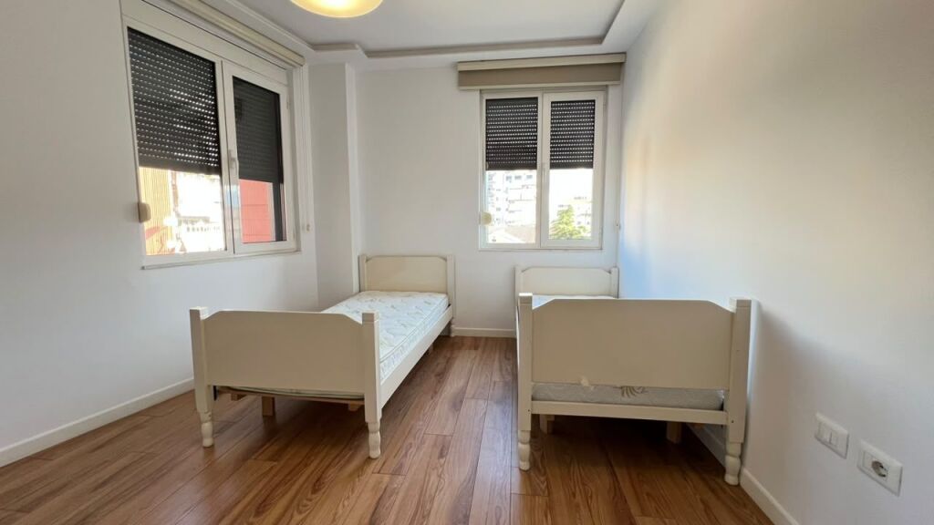 APARTAMENT 2+1 ME QIRA TE TOPTANI CENTER – TIRANË