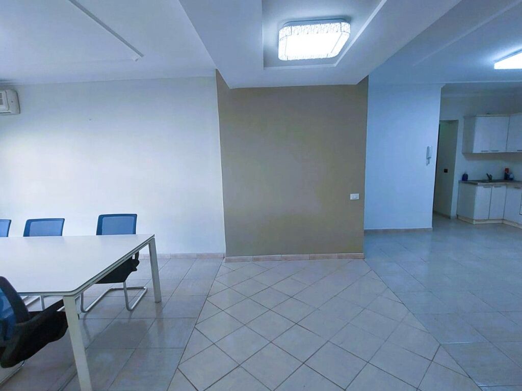 🏢 **OFFICE FOR RENT – BLLOKU** ✨