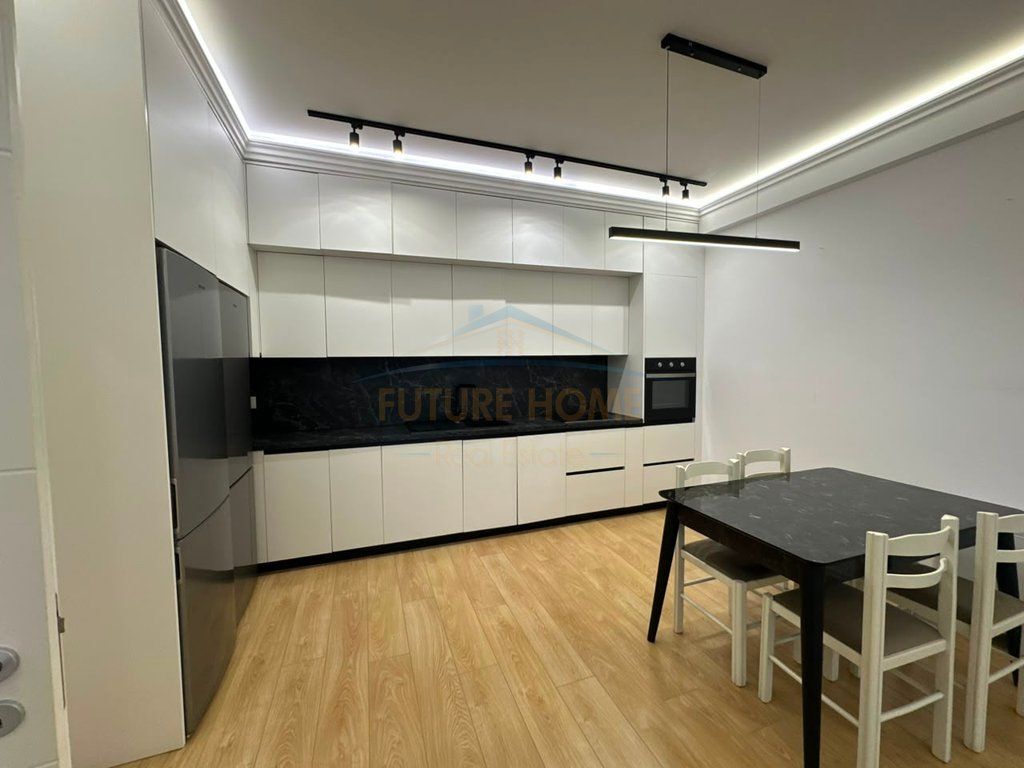 Qira,Apartament 3+1+2 +parkim,Rruga e Kosovarëve,Tiranë.