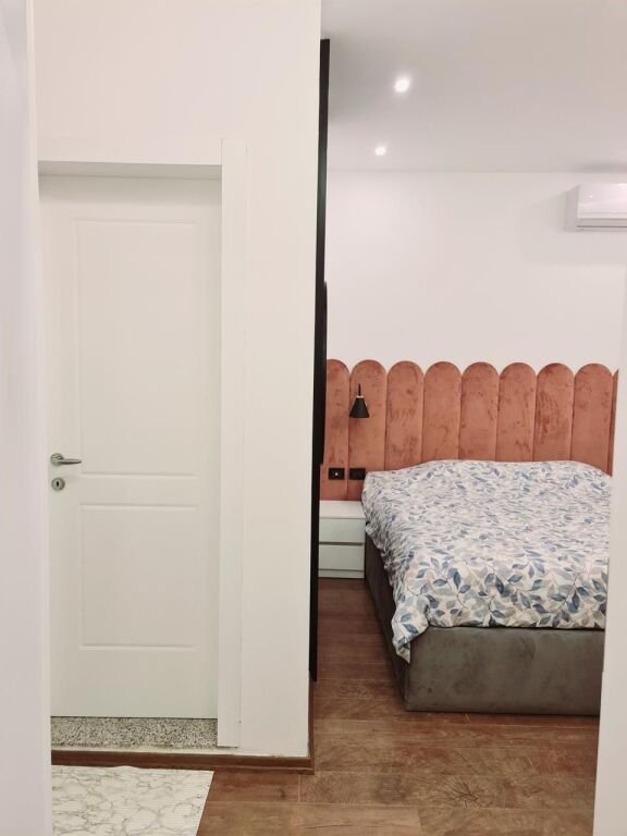 Apartament 1+1 modern me qira te Ish Ekspozita, te Kafe Merlin Monroe