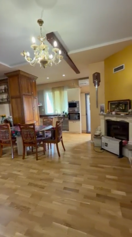Apartament 2+1+2 per shitje Kodra e priftit prane unazes se Re
