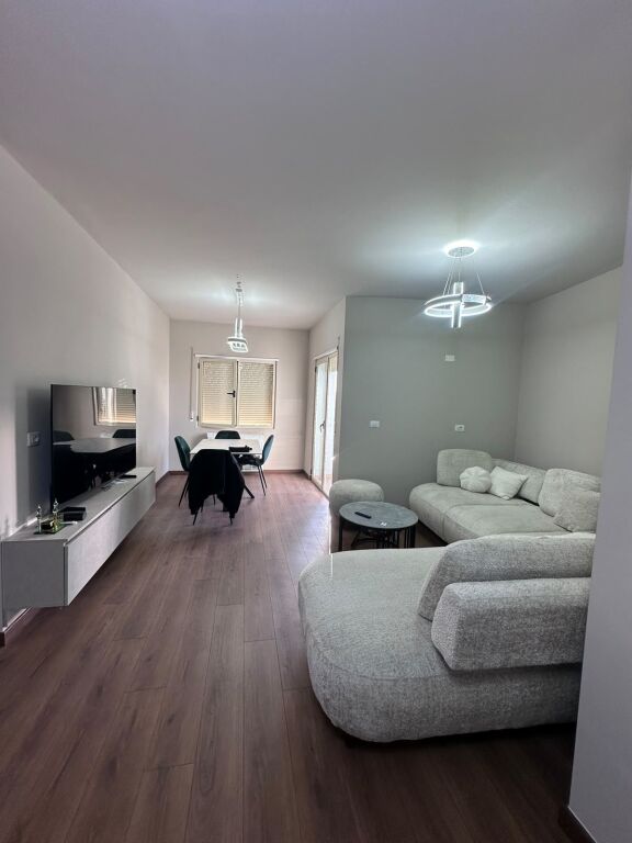 Jepet apartament 2+1+2 me qira tek Rruga Don Bosko , prane Kompleksit Fiori di Bosco , Laprake .