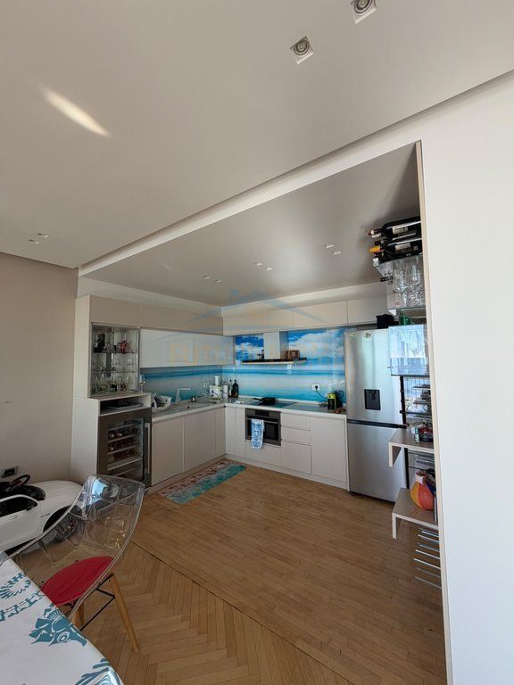 Jepet me qira apartament modern, Shkembi i kavajes
