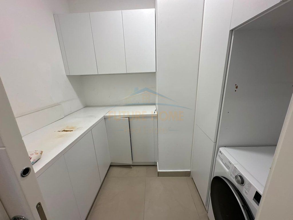 Qira,Apartament 3+1+2 +parkim,Rruga e Kosovarëve,Tiranë.
