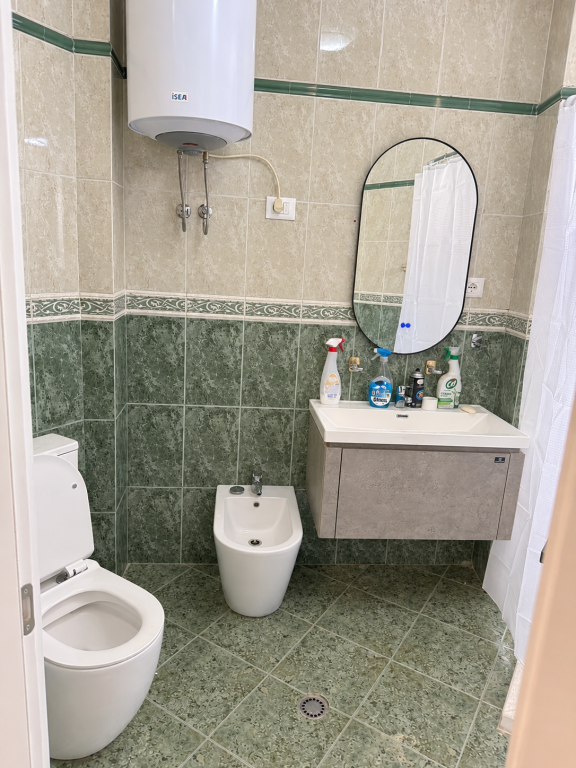 Jepet me qira apartament 1+1