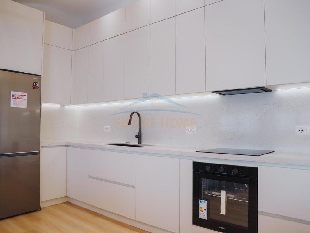 Shitet,Apartament 2+1+2,Sheshi Willson , Tirane