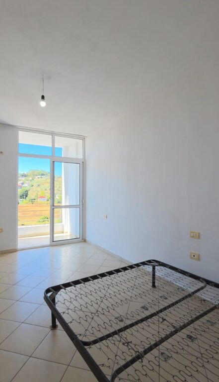 Vendesi in vendita appartamento 2+1 ad Astir
