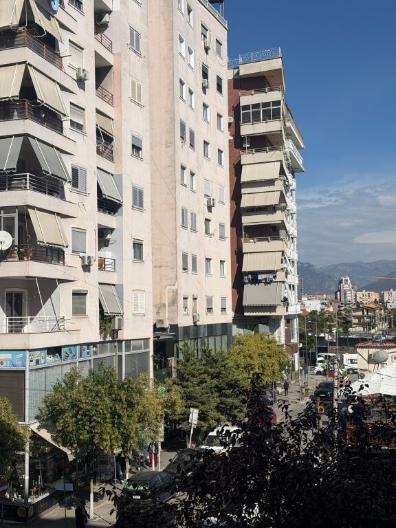 Apartament 2+1+2 në Astir te jata market