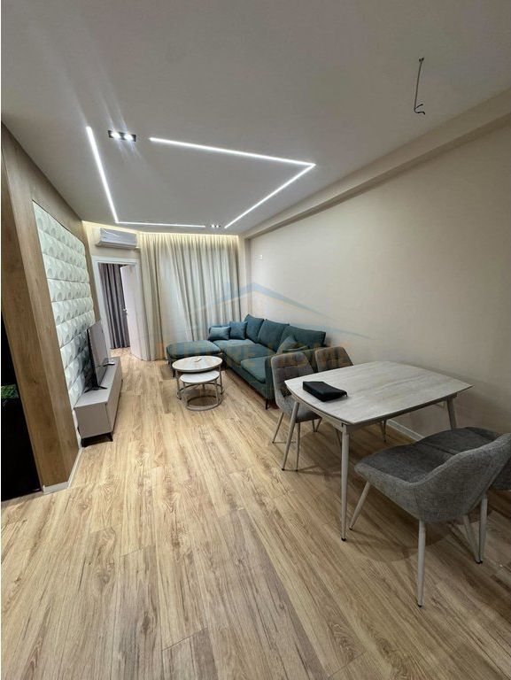 Shitet, Apartament 1+1, Bulevardi Migjeni, Yzberisht