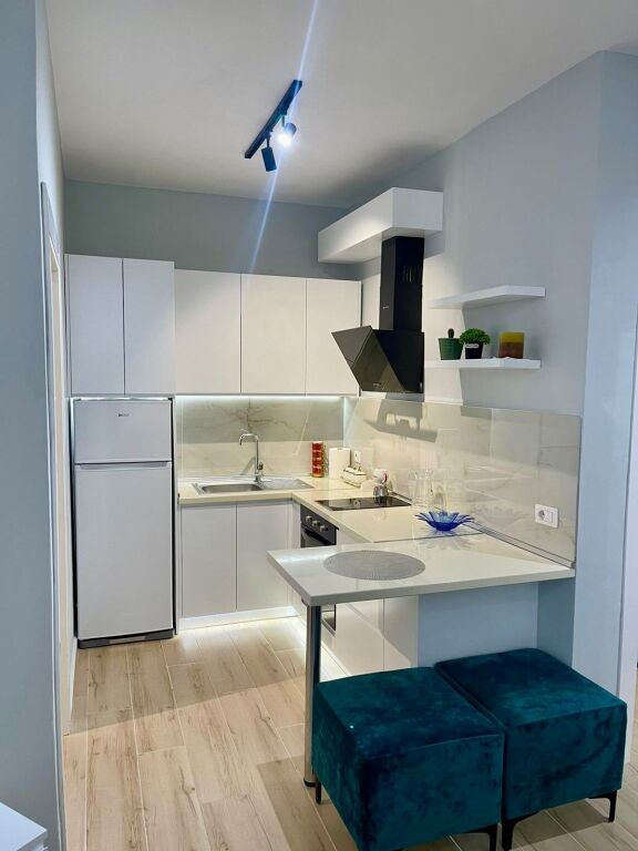 Apartament 1+1 me qera afatgjate ne plazh iliria