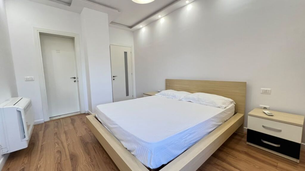 APARTAMENT 2+1 ME QIRA TE TOPTANI CENTER – TIRANË