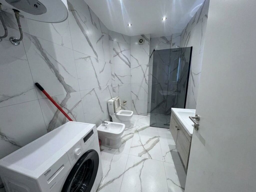 Shitet, Apartament 1+1, Bulevardi Migjeni, Yzberisht