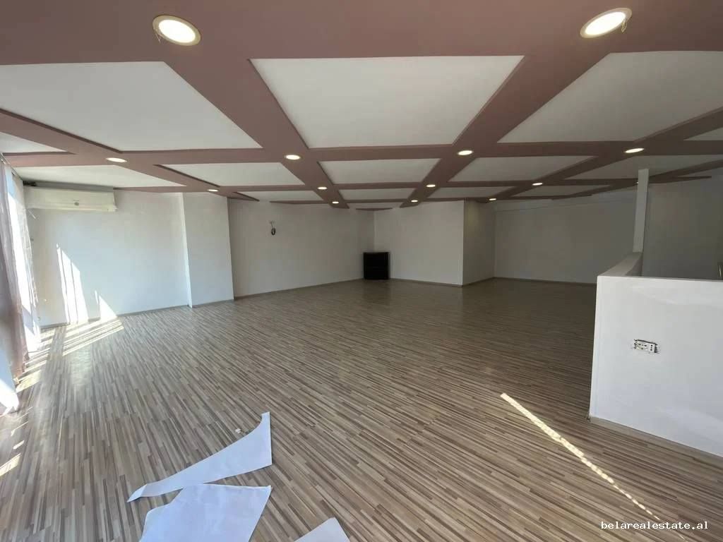 Dyqan Me Qera Tek 21 Dhjetori (ID BD21962) Tirane