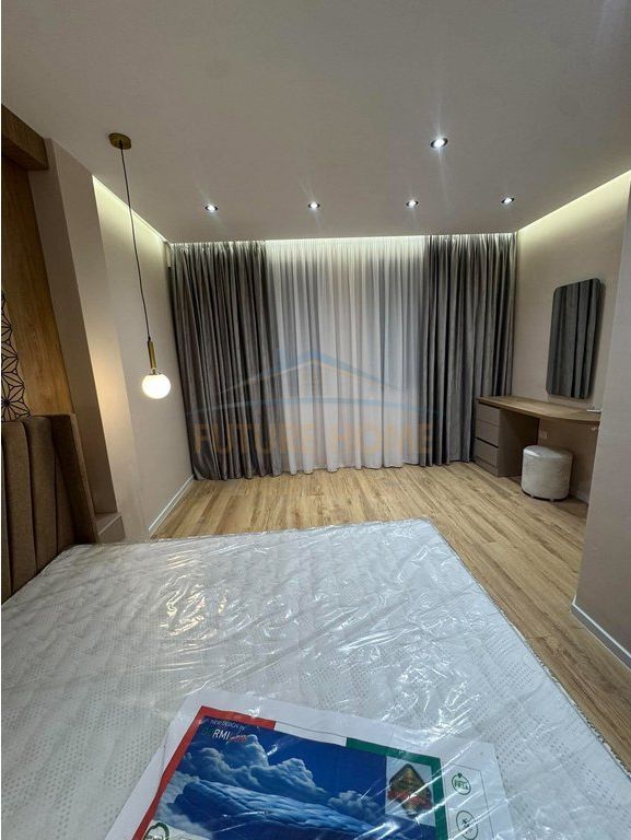 Shitet, Apartament 1+1, Bulevardi Migjeni, Yzberisht    12,500,000 Lekë