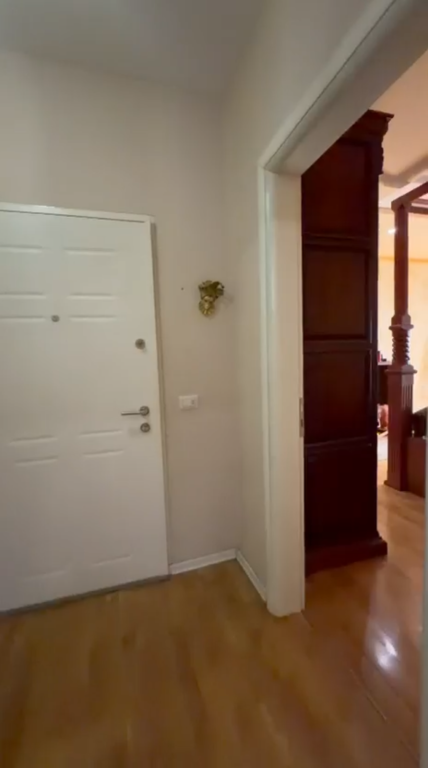 Apartament 2+1+2 per shitje Kodra e priftit prane unazes se Re