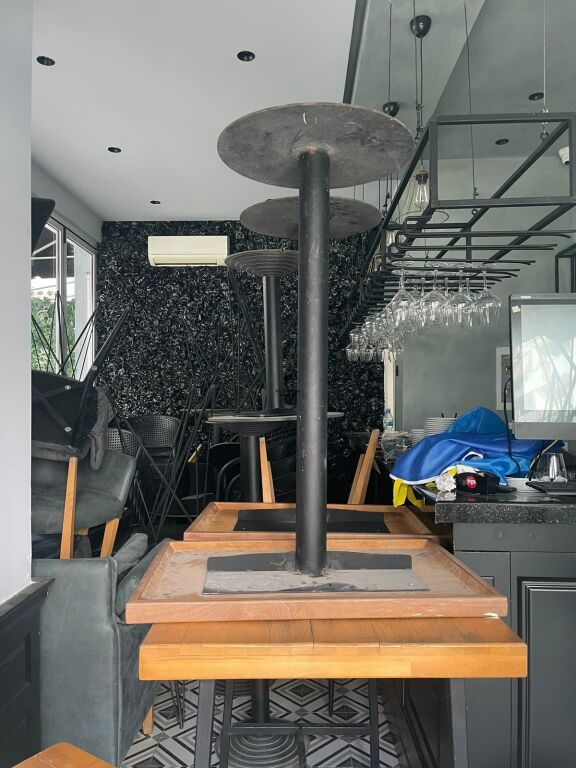 LOKAL ME QERA 90M2 21 DHJETORI 60.000 LEKE FH-98180